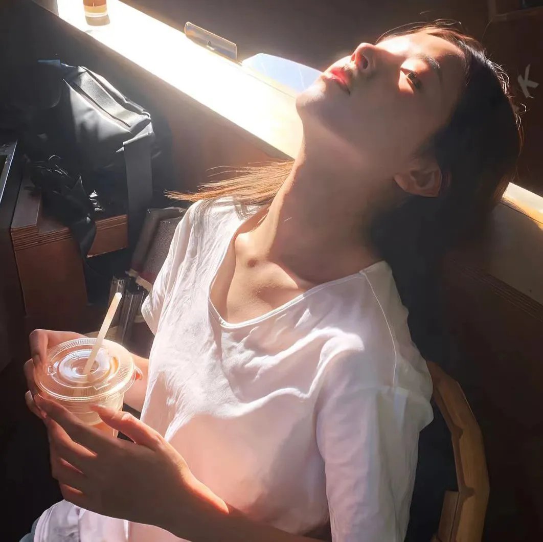 竹马其外，天降其中